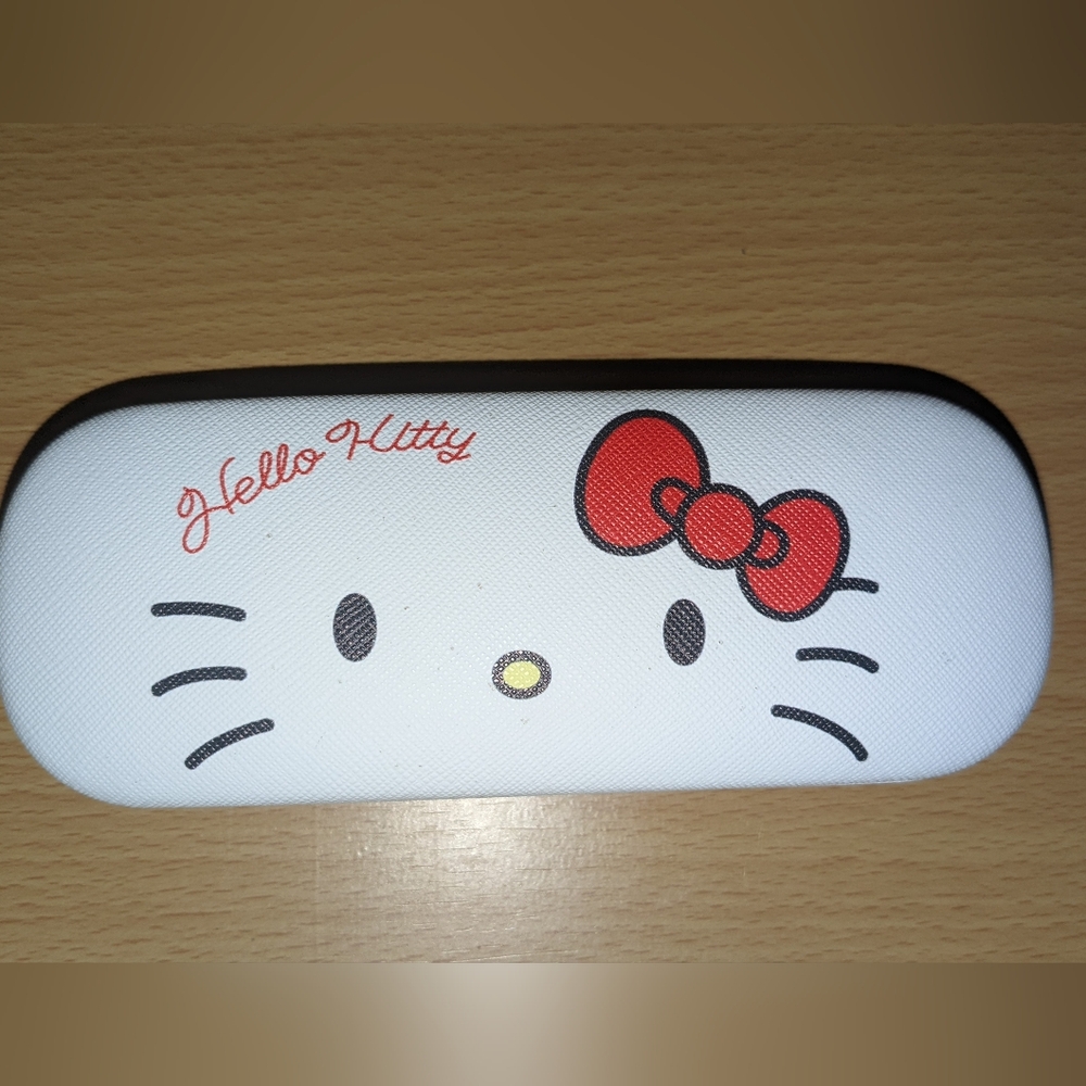 Hello Kitty glasses case